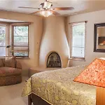 El Corazon De Santa Fe Three-Bedroom Holiday Home