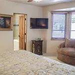El Corazon De Santa Fe Three-Bedroom Holiday Home
